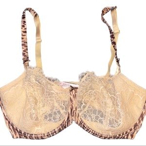 36DDD NEW LACE VICTORIAS SECRET BRA